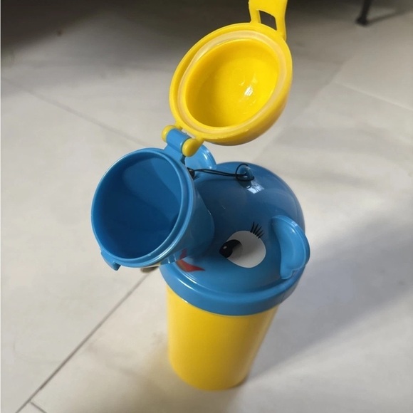 Portable Urinal Elephant Design (Yellow & Blue) – Travel & Emergency Pee Bottle - Picture 2 of 2